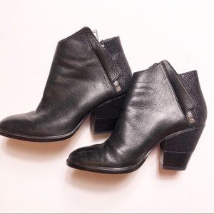 Dolce Vita Black leather ankle booties